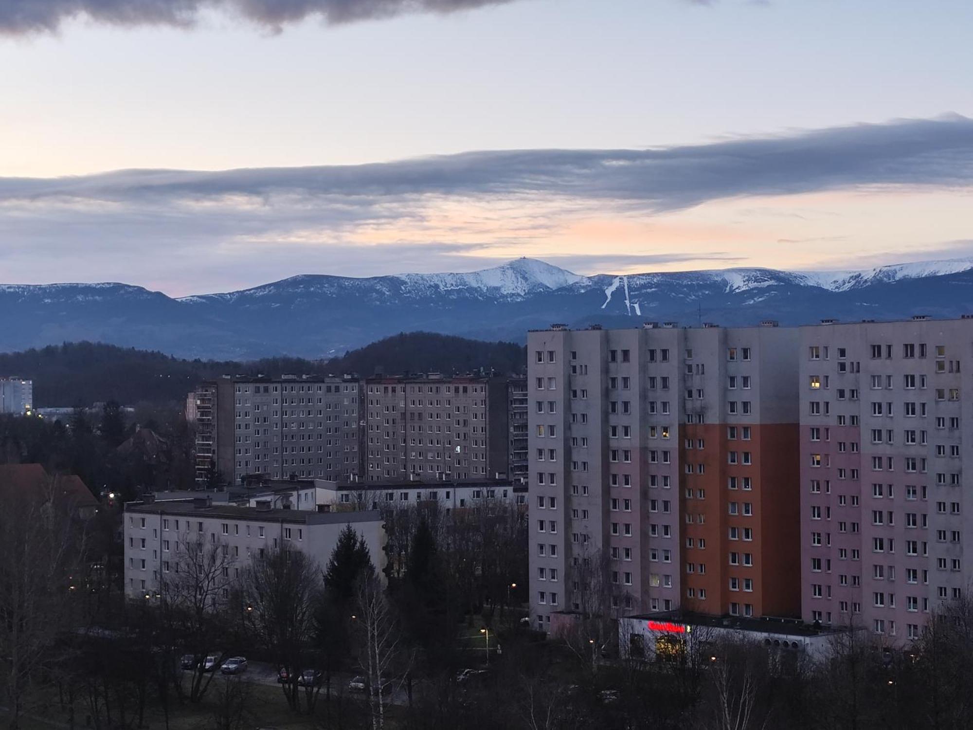 Apartament Z Widokiem Na Sniezke イェレニャ・グーラ エクステリア 写真